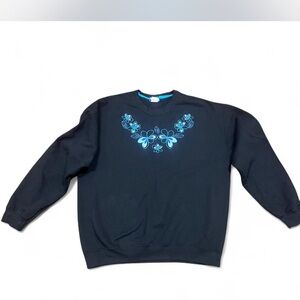 Vintage 90s Blue Sweatshirt with embroidered Floral Accents